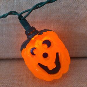 Noma Jack-O-Lantern Pumpkin Blow Mold String 20 Light Set (Missing 1) Halloween